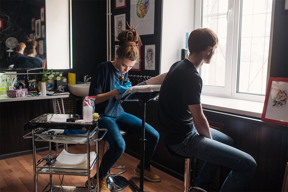 How Tattoo Artists Can Secure Guest Spots at Tattoo Shops: A Step-by-Step Guide